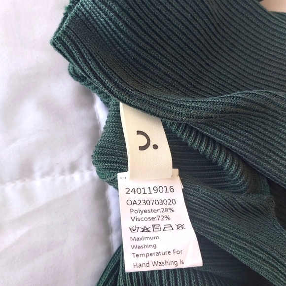 Commense NWOT Ribbed Knit Sweater - Picture 7 of 12
